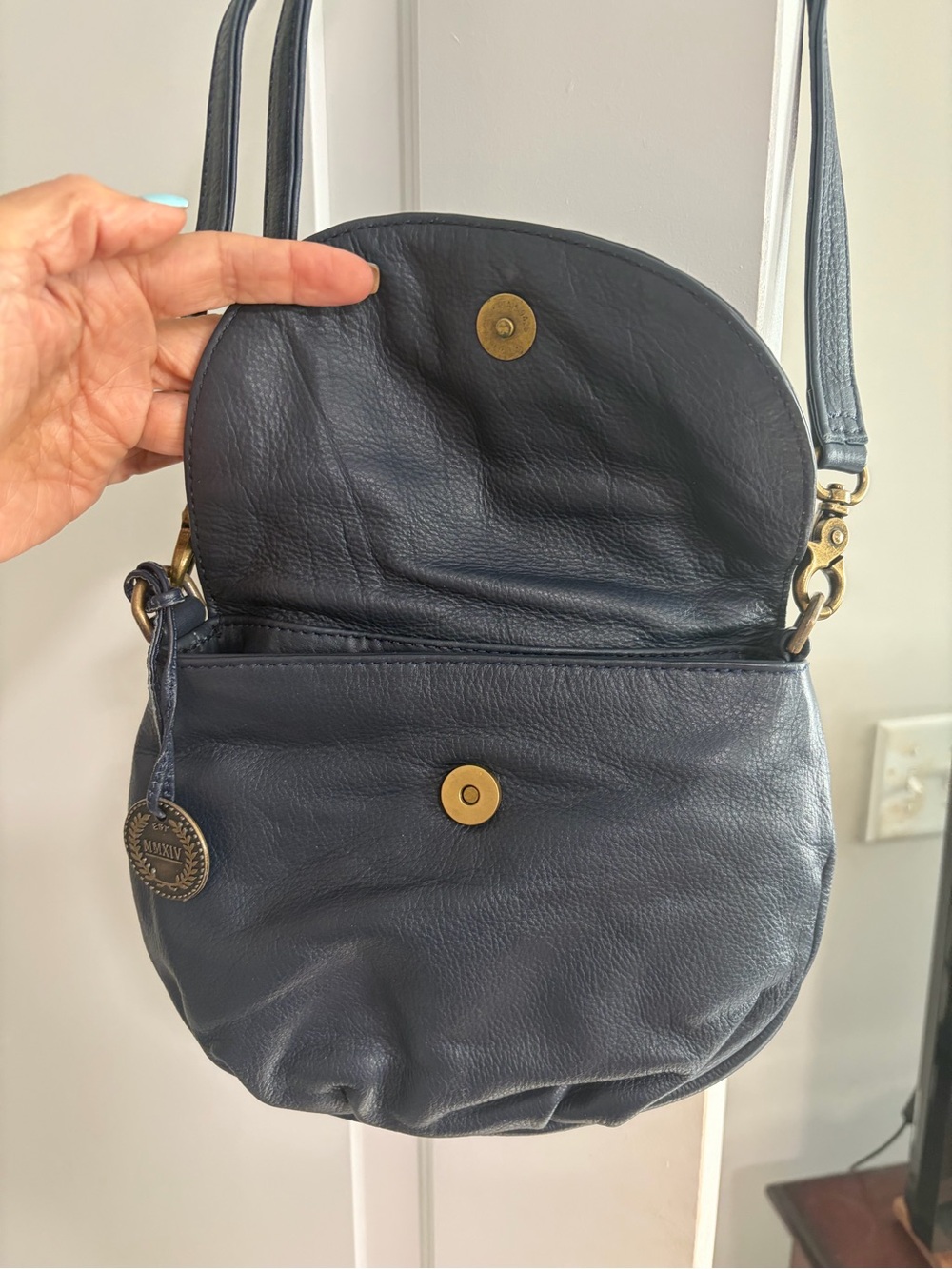 Wander Navy Leather Crossbody with Brass Logo - Picture 4 of 5